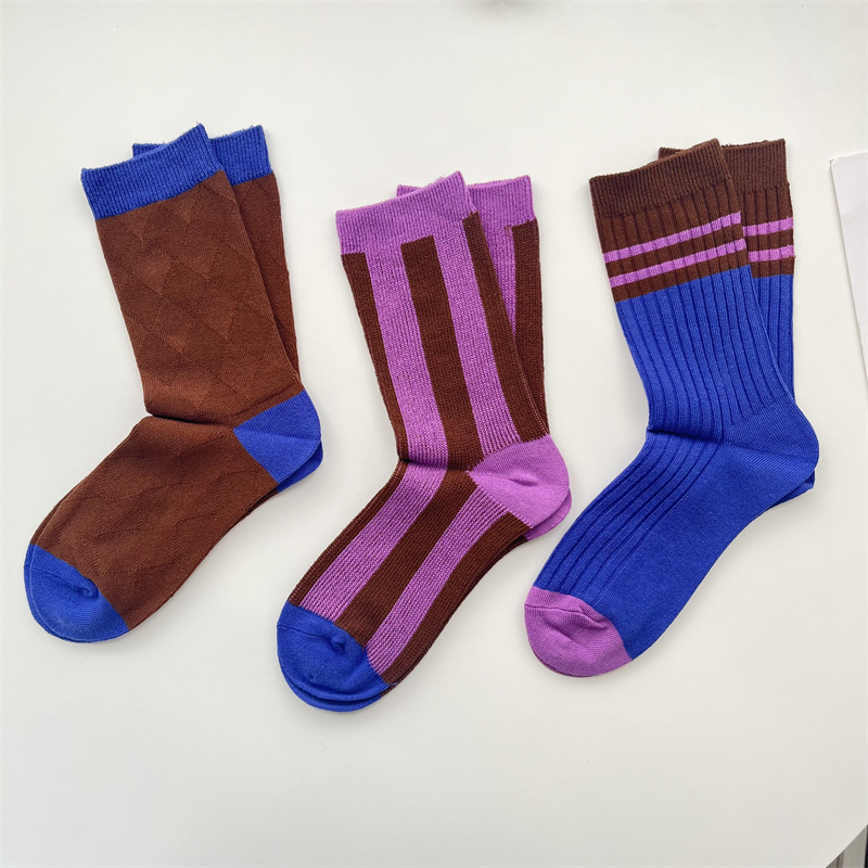 Women's Retro Color Block Cotton Crew Socks A Pair display picture 3