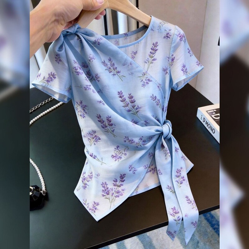 Gentle style floral print mesh short-sleeve T-shirt for women, new summer model with twisted tie detail, short and ultra-fairy-like beautiful top