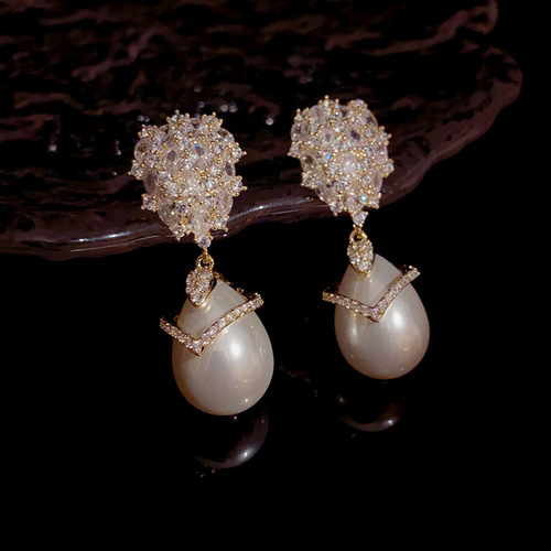 Fall/Winter new collection: Stylish white pearl and zircon earrings with S925 silver pins—delicate, elegant, and exuding high-end sophistication for a glamorous lady-like vibe.
