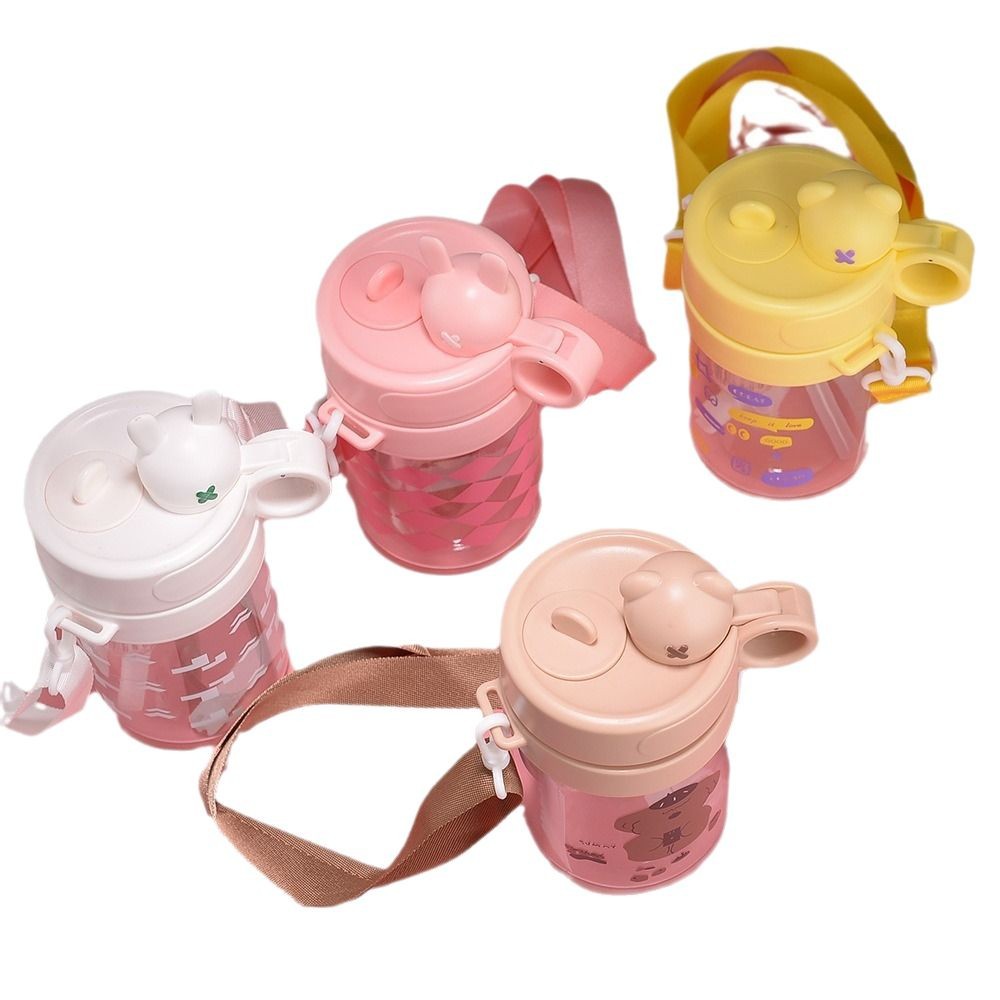 Taza de agua con diseño de cabeza de oso, taza de dibujos animados de gran capacidad, doble pajita para beber, taza deportiva con correa.
