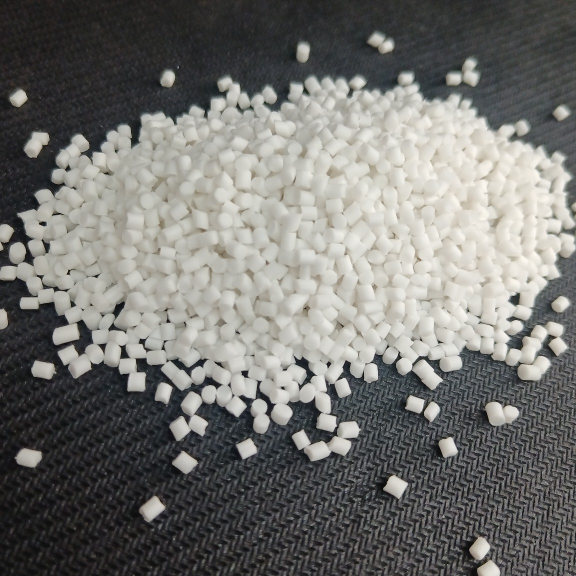 本白TPEE热塑性弹性体TPEE 40D产品包胶高压垫圈消音齿轮仪器仪表