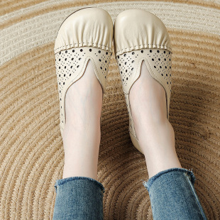 Genuine Leather Summer New Style Retro Ethnic Style Small Flats, Breathable Mother's Shoes, Comfortable Soft-Soled Clogs, Cut Out Small Leather Shoes