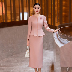 粉色小香风连衣裙女2025秋季新款气质减龄修身收腰假两件直筒裙子