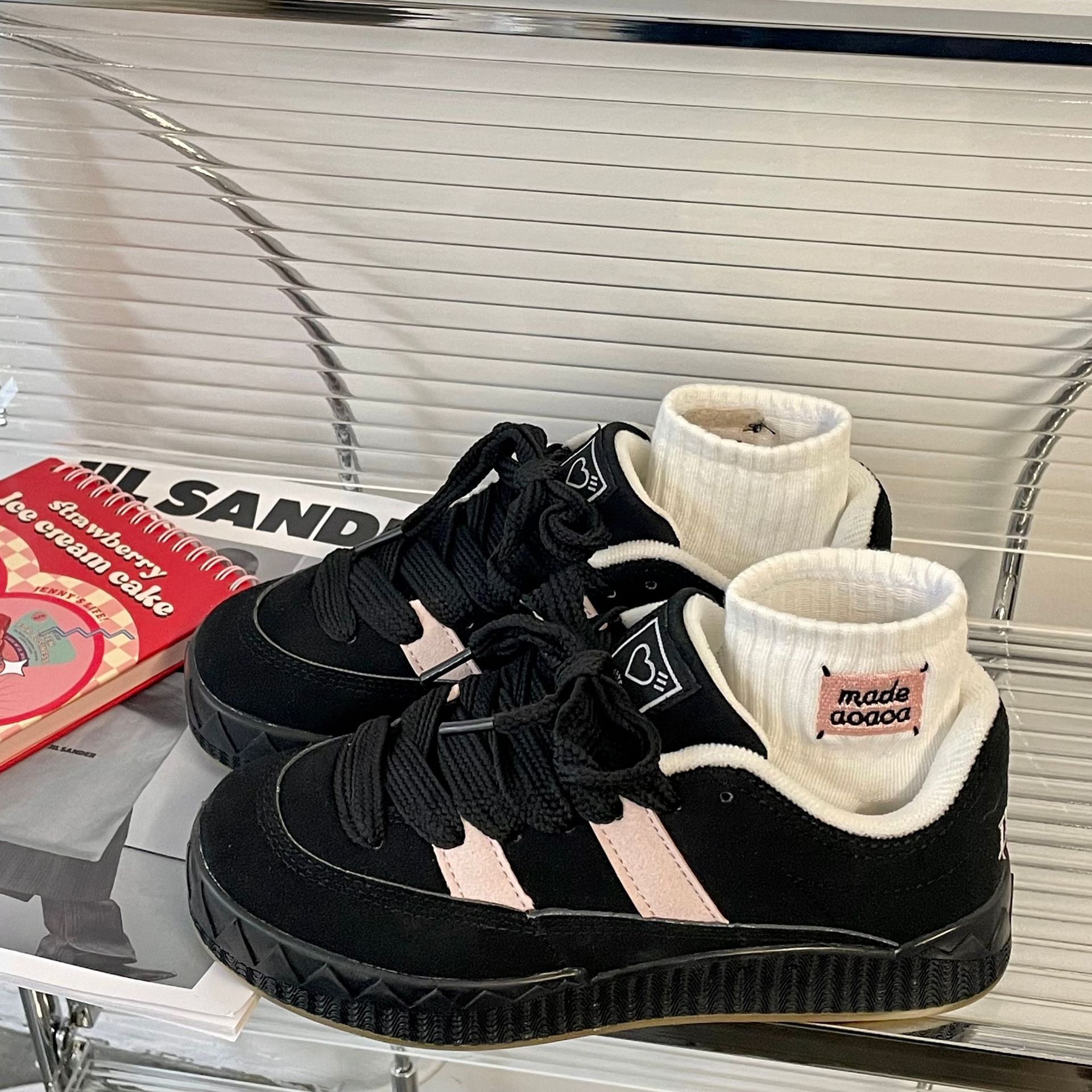 Dick besohlte Casual 2024 neue amerikanische Mode einfache Sportstudenten China-Chic-Stil Board-Schuhe_voghion.com