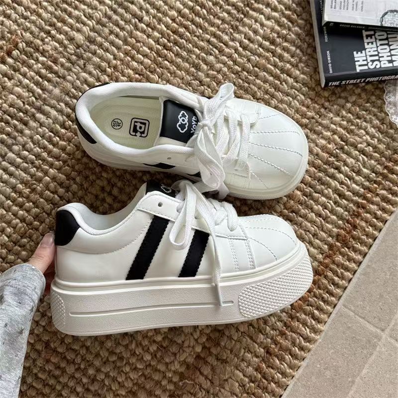 2026 verano nuevo concha cabeza de estudiante zapatos deportivos de suela gruesa zapatos de skate elevados zapatos de mujer casual cómodos zapatos de mujer