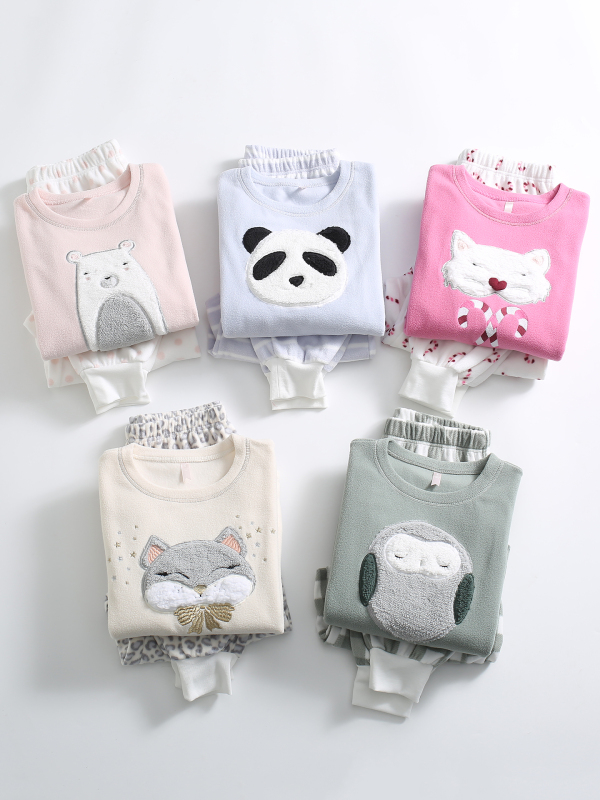 Spanish Single! New Color! Autumn and Winter Basic Warm and Skin-Friendly Polar Fleece Round Neck Cartoon Embroidered Pajamas Set for Women Spanish Single! New Color! Autumn and Winter Basic Warm and Skin-Friendly Polar Fleece Round Neck Cartoon Embroidered Pajamas Set for Women