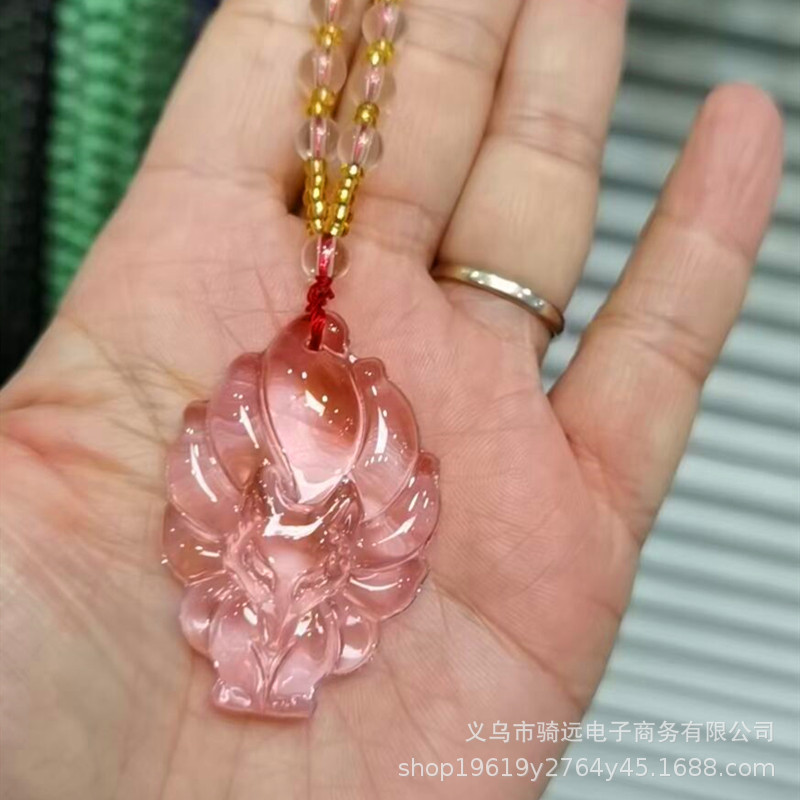 Nuevo estilo de imitación Calcedonia verde Nueve Cola de Zorro colgante MEDIADOS DE-longitud collar de Zorro Rosa de Cristal colgante de Jade regalo al por mayor para las mujeres