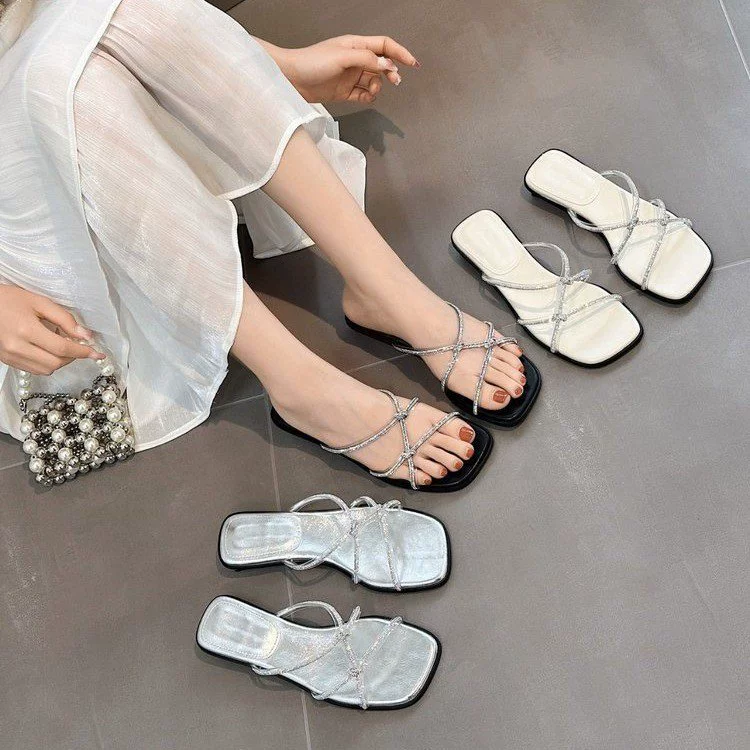 Женские летние тапочки 2025 года, французский стиль, низкий каблук, стразы, фееричный дизайн, модные повседневные тапочки с юбкой