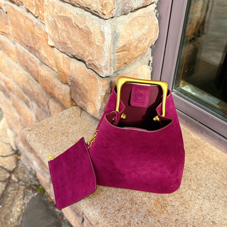 Rosarote Wildleder-Beuteltasche, lässig-schlicht, leicht luxuriös, mit Metallgriff, Damenhandtasche_voghion.com
