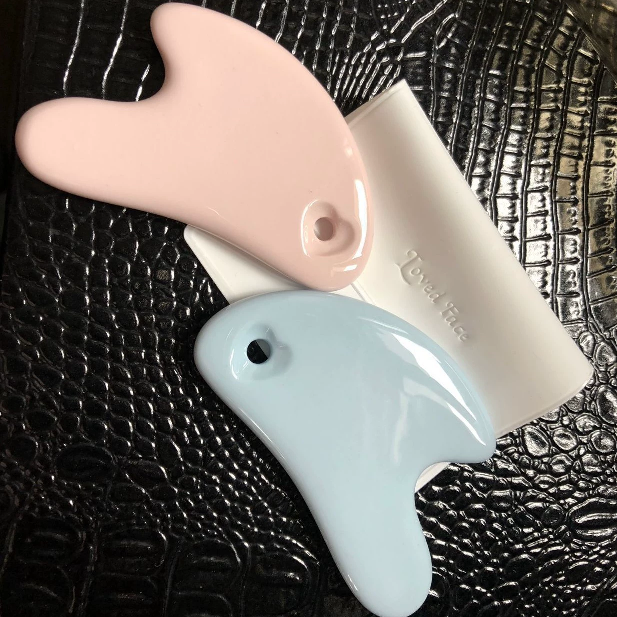 Косметический инструмент Эфирное масло массаж всего тела лицо керамическая каменная скребковая пластина лицевой шейный отдел позвоночника сухожильная пластина для вытягивания