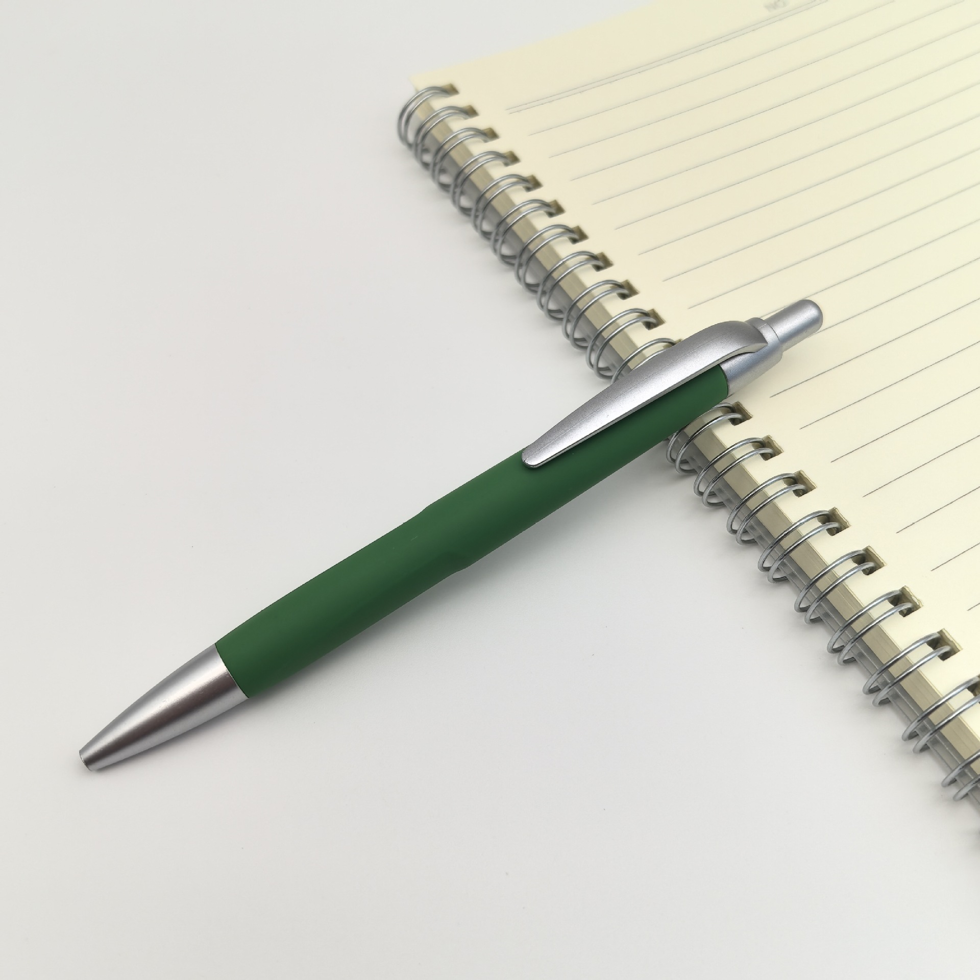 Bolígrafo de regalo de publicidad bolígrafo de bolas de color logotipo personalizado bolígrafo de publicidad de prensa bolígrafo de hotel de negocios