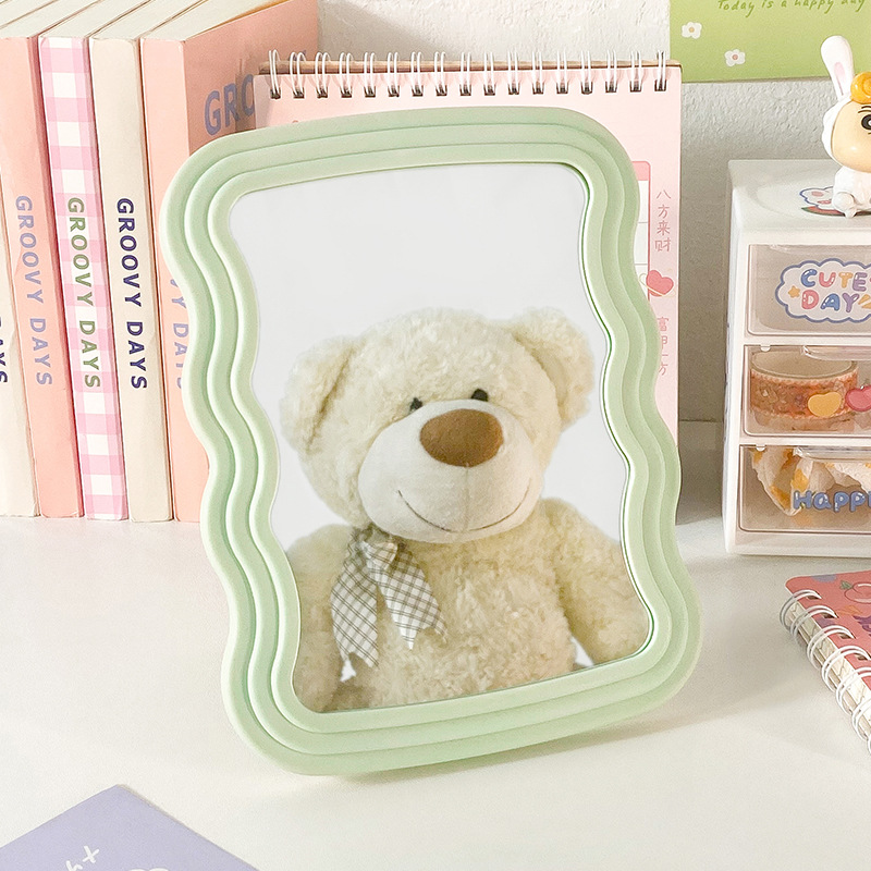 Espejo de maquillaje ondulado de maquillaje de niñas macarrón de alto valor espejo de dormitorio de oficina portátil colgar espejo