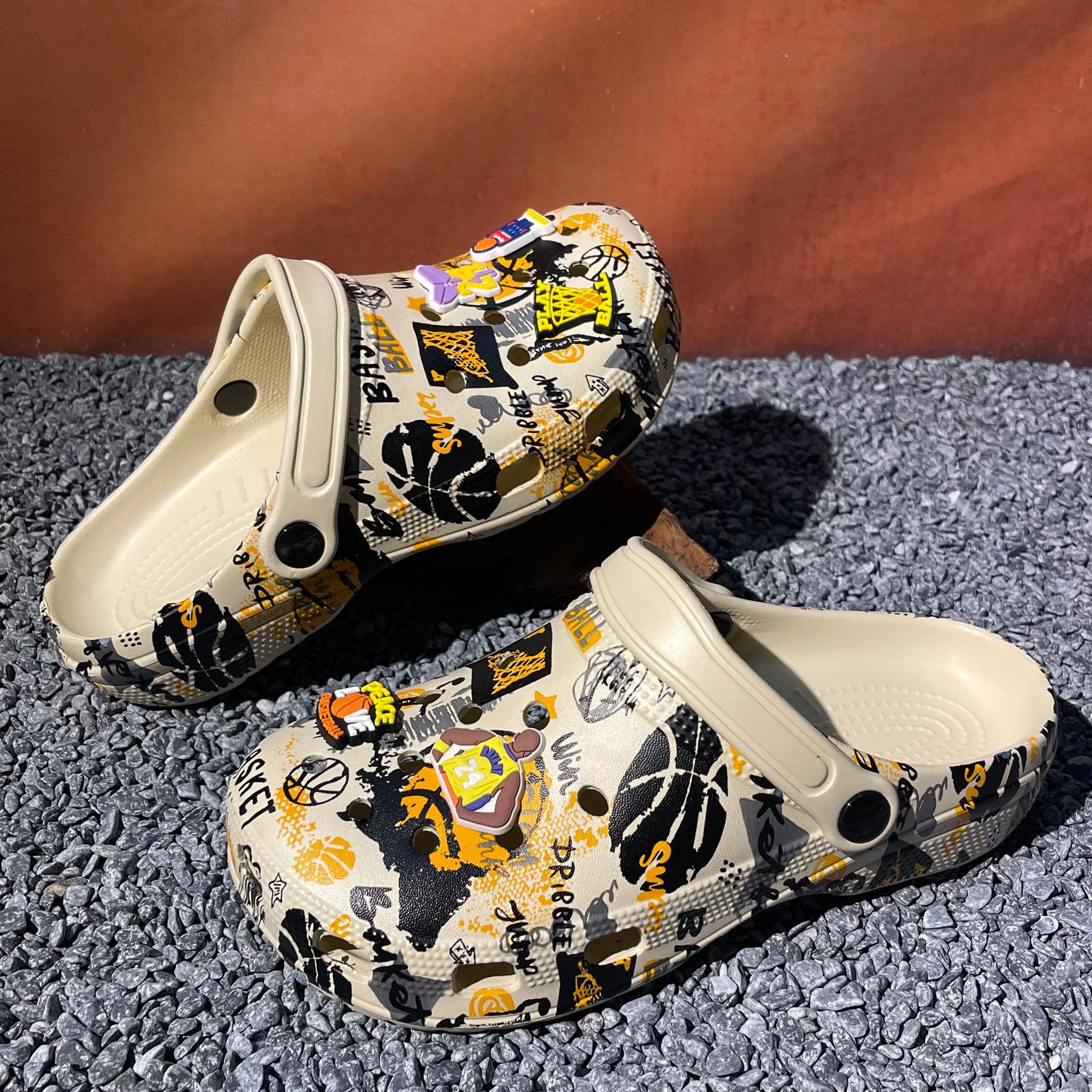 Zapatos de baloncesto transfronterizos 2026 nuevas sandalias de cabeza de bolsillo zapatos de playa para hombres zapatos de baloncesto casuales impresos zapatillas