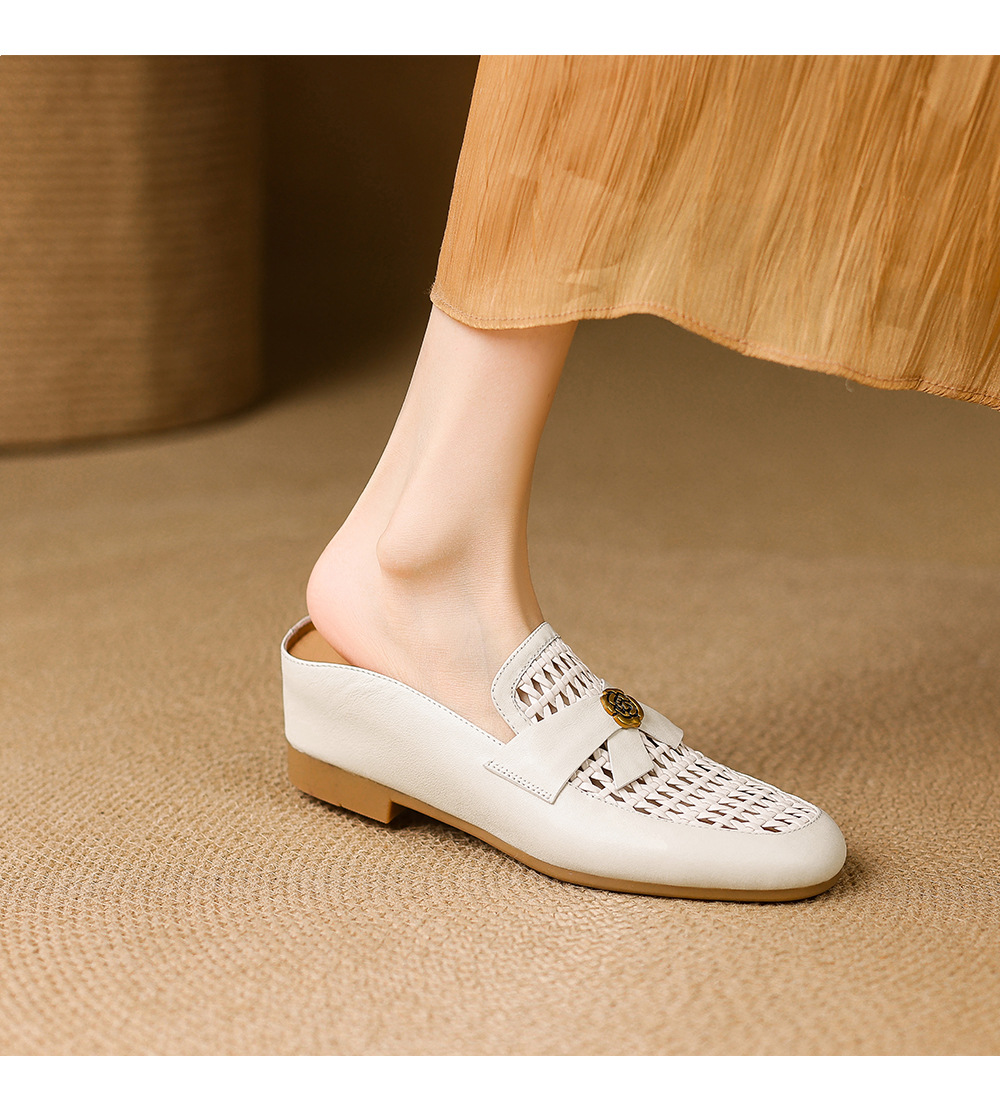 Dép sandal nữ bít mũi đế bằng họa tiết hoa sơn trà phong cách Anh — đen chi tiết 12