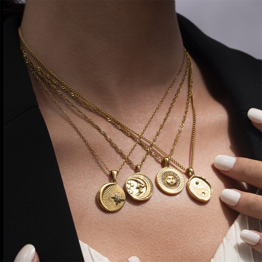 Tina transfronteriza Europa y América versátil nuevo collar de acero inoxidable simple sensación de alto nivel 25 años explosión cadena clavícula de acero de titanio mujer