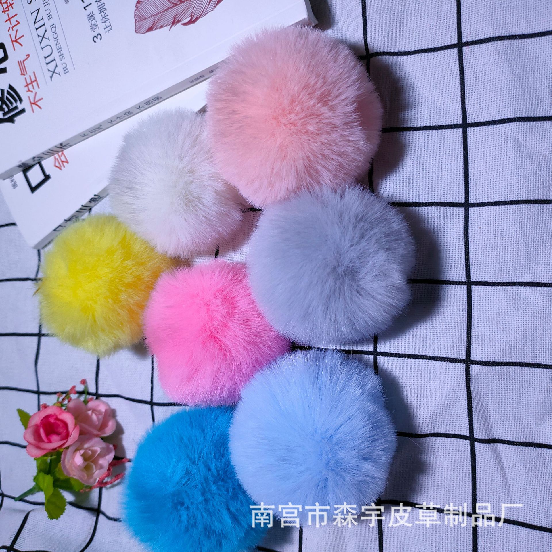 Lote de fábrica 56789 Bola de piel de imitación pequeña bola de peluche de color Bola de piel accesorios de joyería imitación Rex conejo Bola de piel colgante