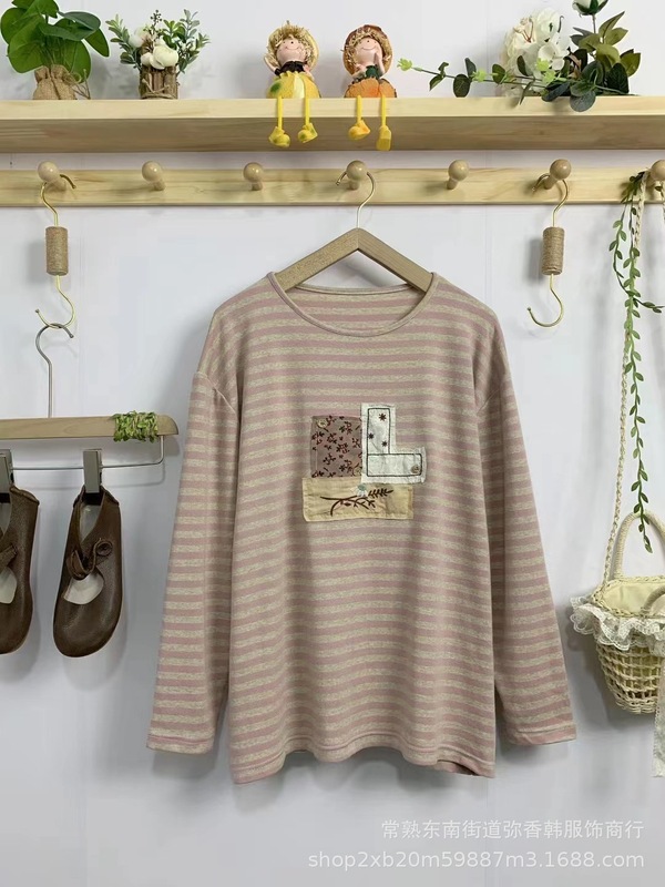 823434森の女性の色合わせの漫画のストライプのゆったりした長袖のtシャツの女性の早秋の新型の怠惰で快適な底の小さいシャツ|undefined