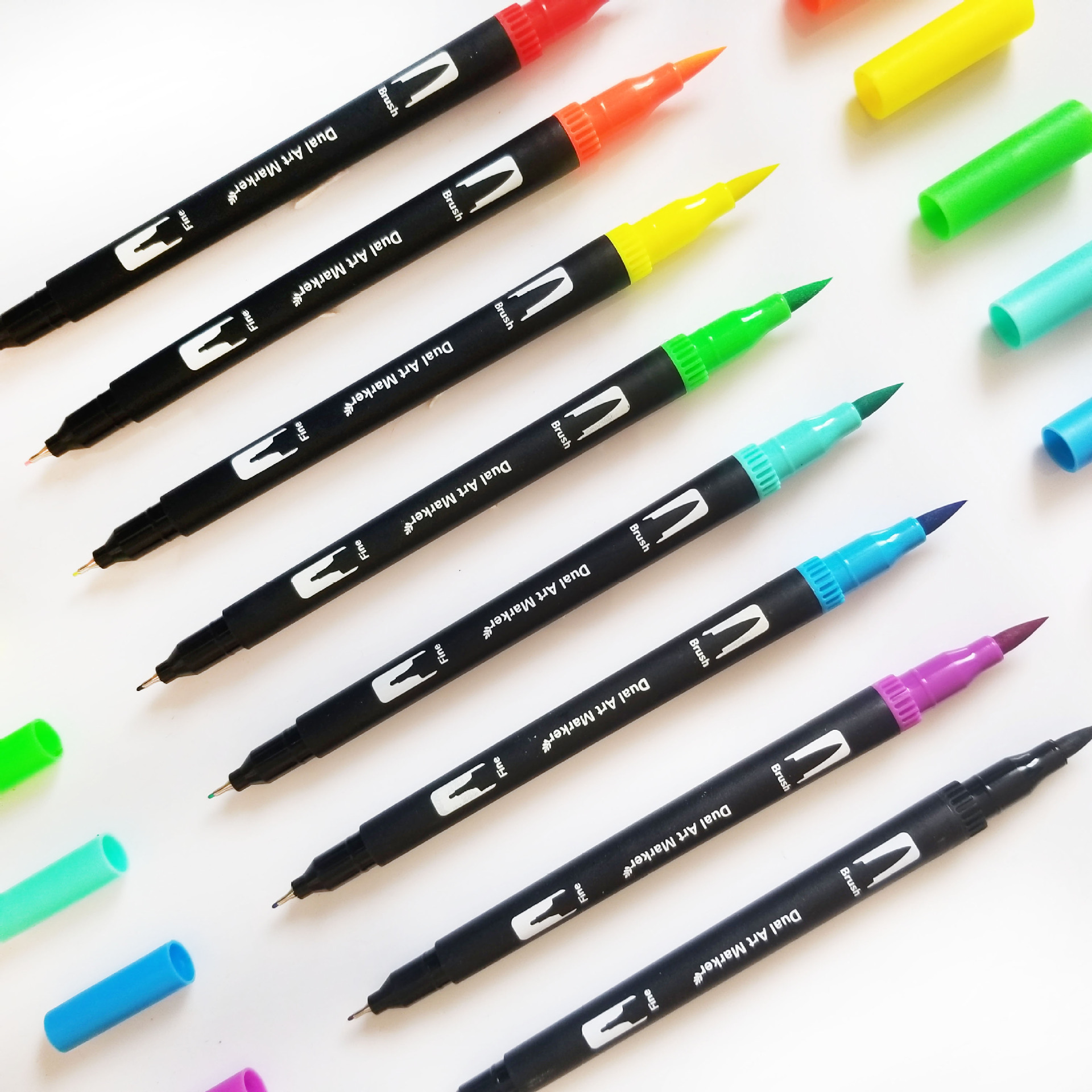 Pluma de acuarela de doble cabeza transfronteriza 48 color arte caligrafía pintura suministros varilla negra traje de dibujos animados de estudiante de doble cabeza al por mayor