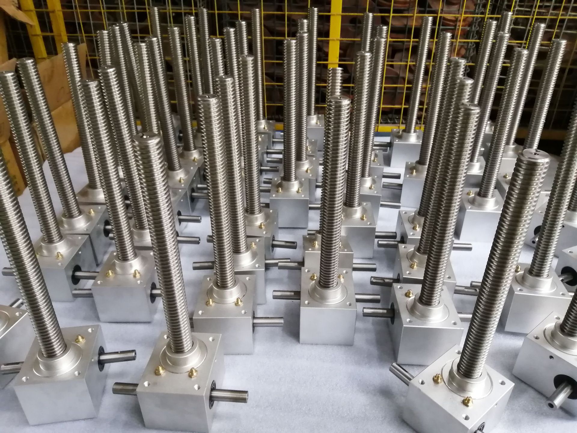 厂家供应不锈钢丝杆升降机  不锈钢滚珠丝杆升降机 手摇电动升降