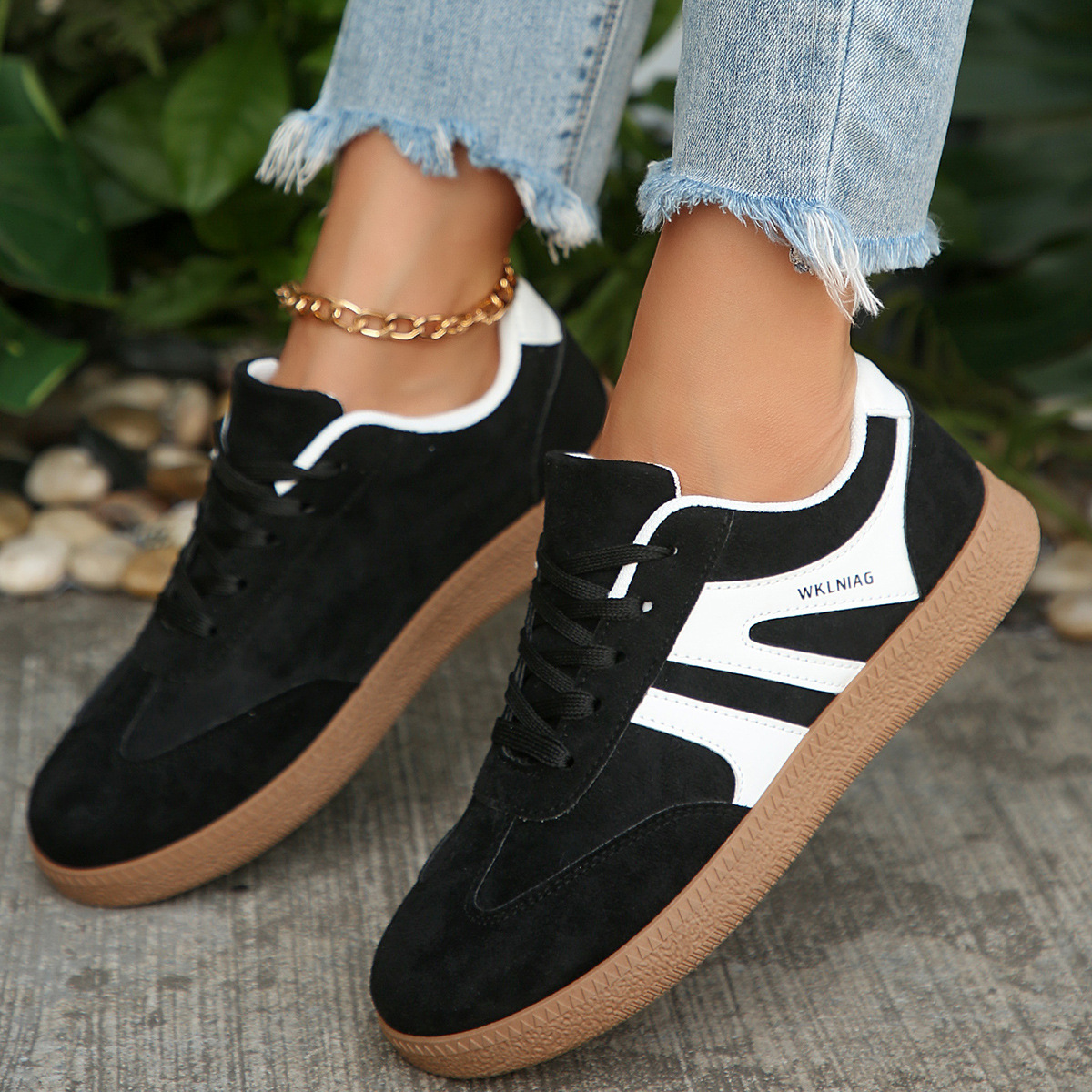 Zapatos de tamaño grande 2026 primavera cabeza redonda nueva moda zapatos de pareja zapatos transfronterizos zapatos de mujer zapatos casuales