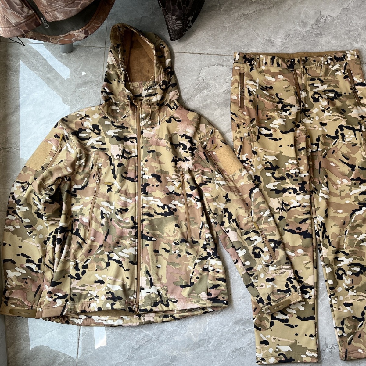 Men's fleece waterproof cycling and mountaineering soft shell tactical outdoor camouflage charging jacket_voghion.com