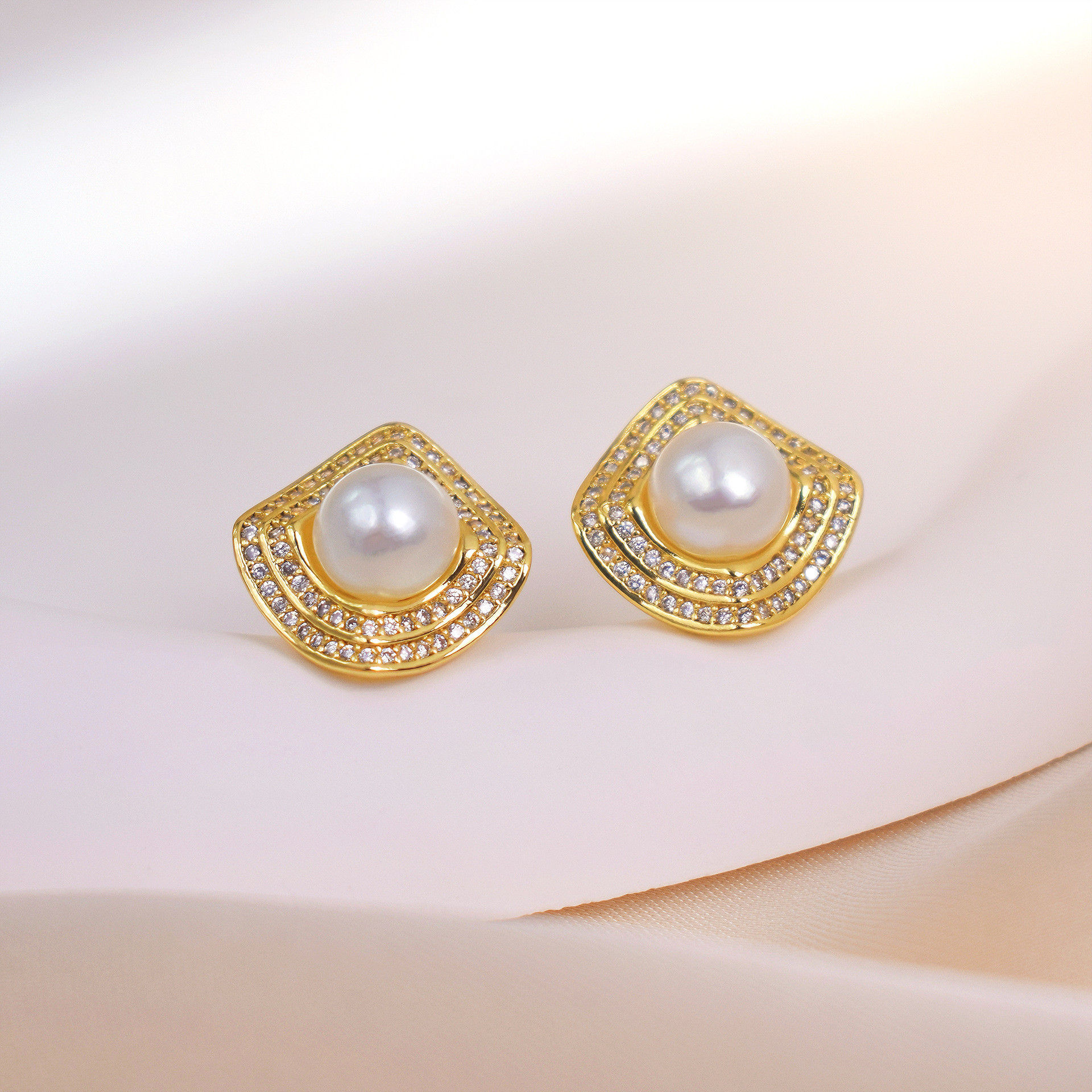 Natural Freshwater Pearl Earrings 8-9mm Pearl Ear Pendants High Quality Natural Pearl Earrings Wholesale Real Pearls