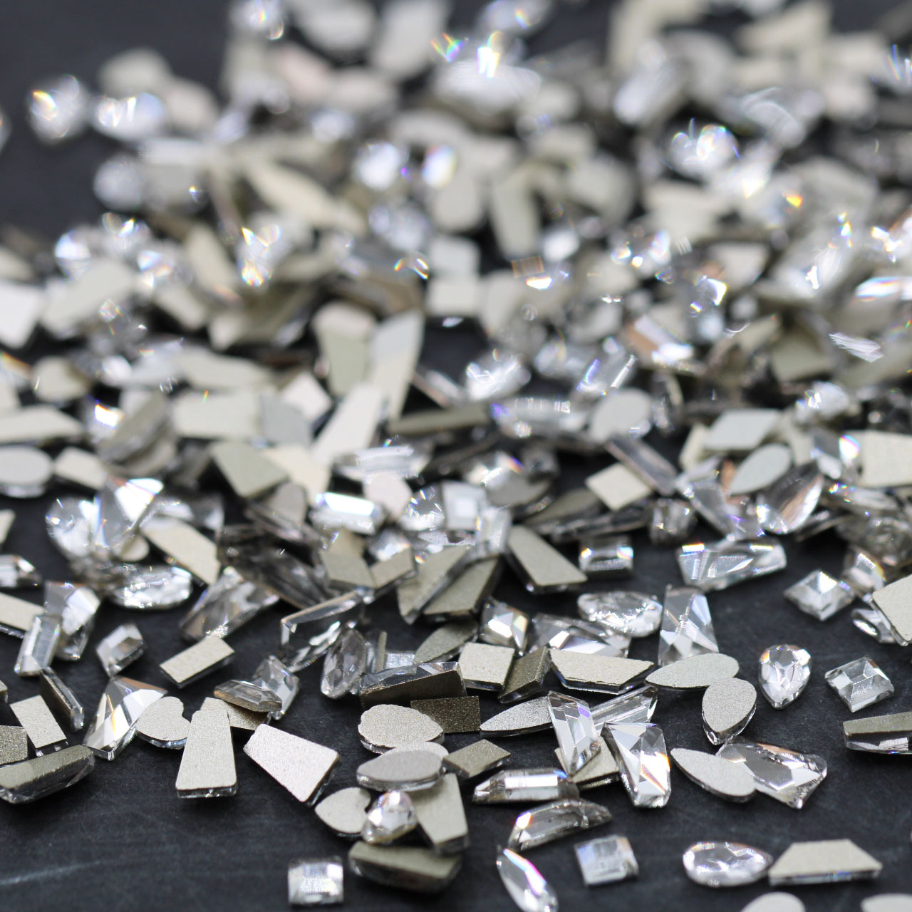 Wen Genie mismo estilo tamaño pequeño plano especial en forma de uñas de diamante Super brillante blanco mini mezclado flash diamante joyería de uñas