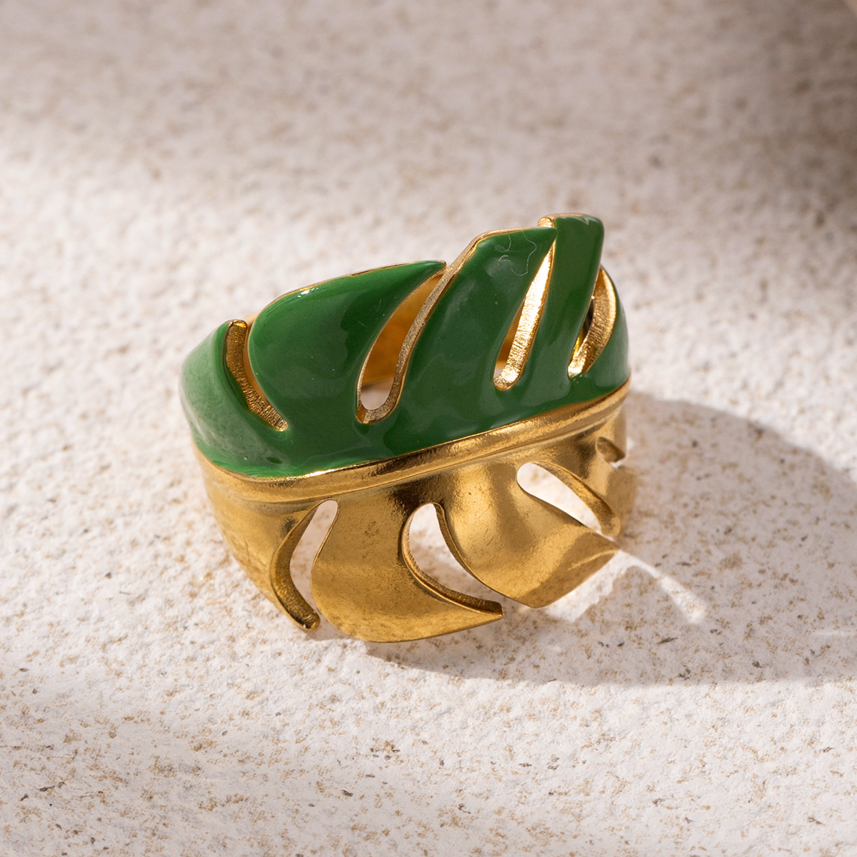 Anillo de acero inoxidable de alta sensación de lujo ligero y diseño de color contrastante de anillo de acero de titanio universal joyería