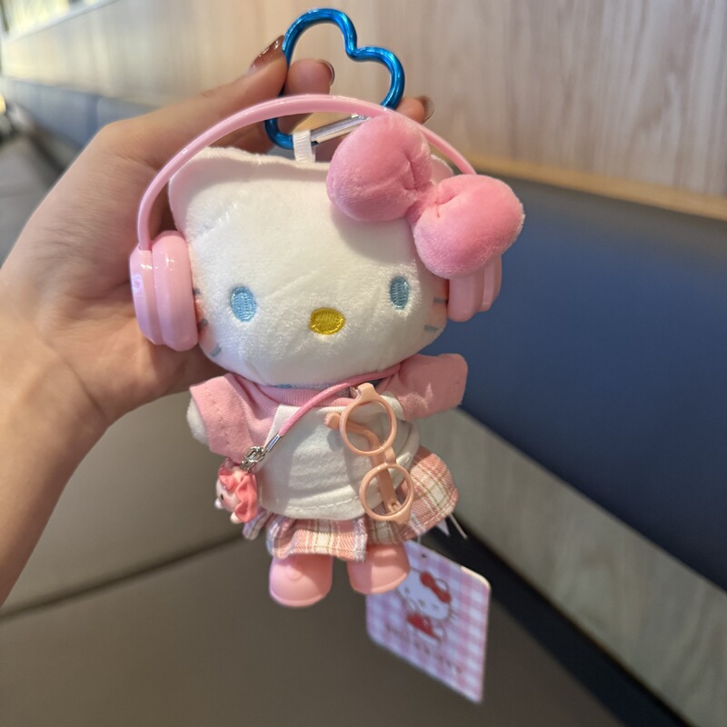 正版三丽鸥hellokitty包挂件钥匙扣毛绒公仔挂饰耳机款凯蒂猫礼物|undefined