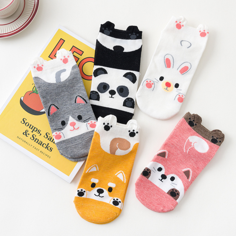 Calcetines de comercio exterior nuevos calcetines de dibujos animados lindos calcetines de mujer casuales coreanos calcetines cortos superficiales ventas directas