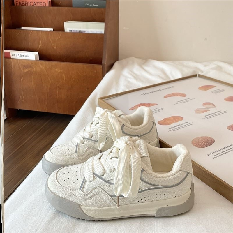 Ángela zapatos de suela roja gruesa para mujeres primavera y verano 2025 nuevos cómodos zapatos blancos casuales zapatos deportivos para mujeres