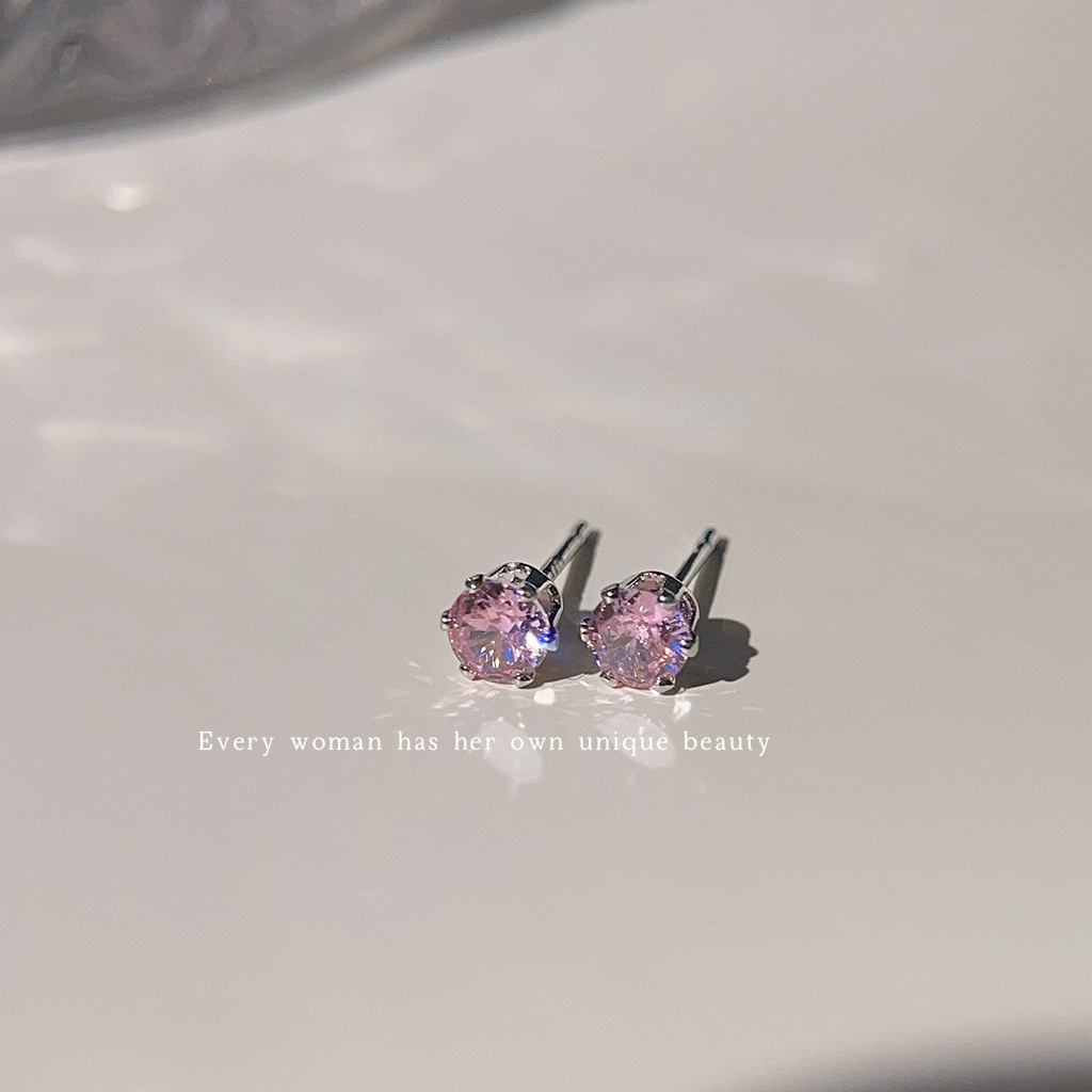 1_0022_Every woman has her own