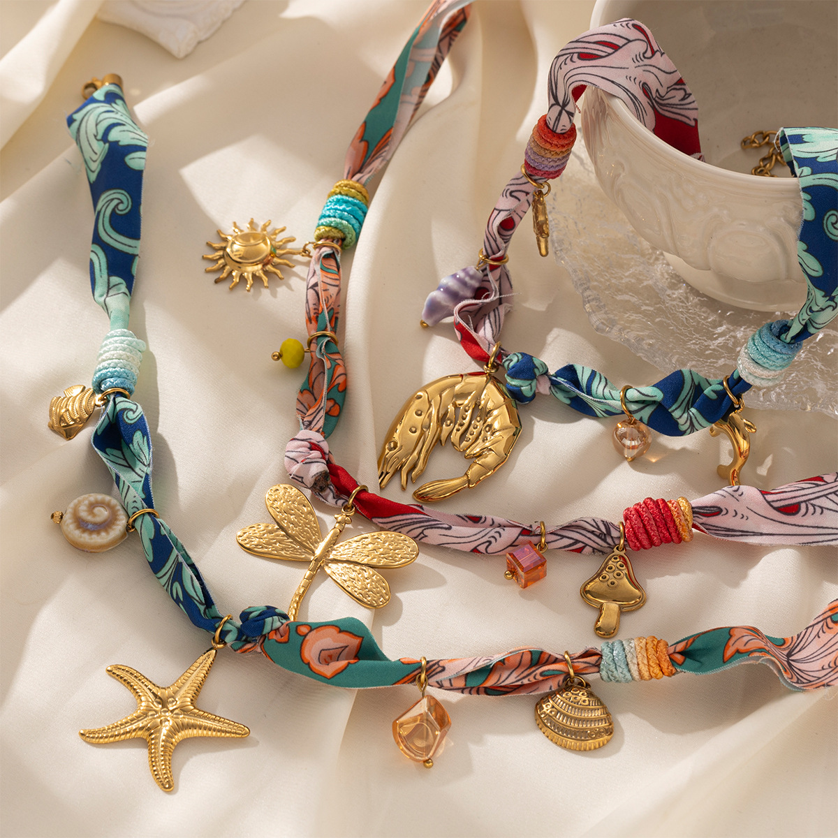 Collar de acero inoxidable de estilo europeo y americano, mujer, lujo ligero, nicho animal, colgante de estrella de mar, collar de titanio, no se desvanece