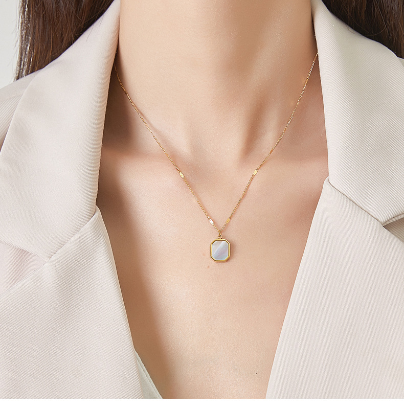 Simple Style Geometric Titanium Steel Plating Shell Pendant Necklace 1 Piece