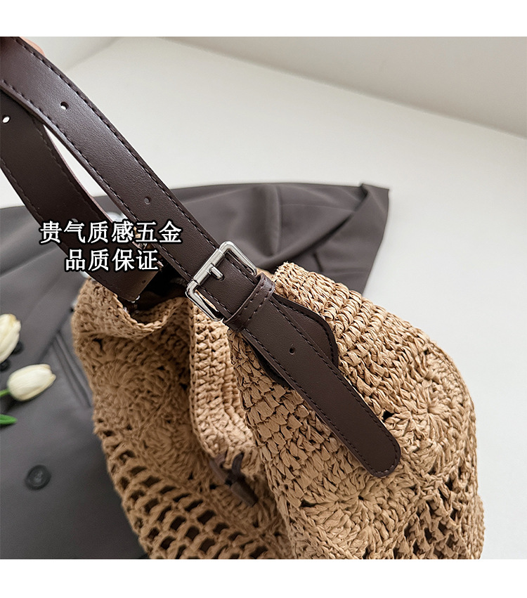 2025 New summer French laid-back seaside vacation bag, niche straw woven bag, hand-woven women's bag, large capacity Application Scenario