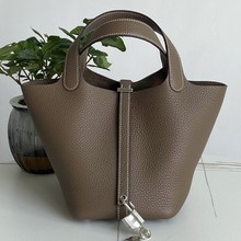 工厂店纯手工蜜蜡线菜篮子手提TC牛皮欧美时尚新款跨境水桶女包潮