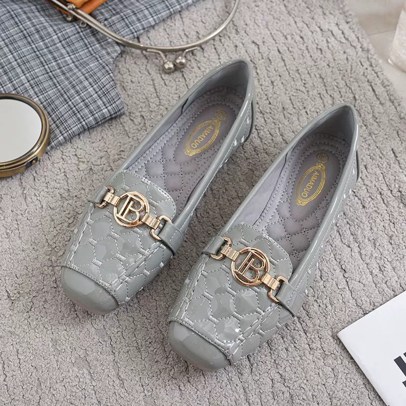 Бобовая обувь женская мягкая подошва удобная и неглубокая офисная работница четыре сезона большой размер женской обуви дикая одиночная обувь мама обувь божья обувь 2025