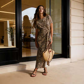 2026跨境新款时尚印花v领短袖连衣裙异域波西米亚度假风优雅中裙
