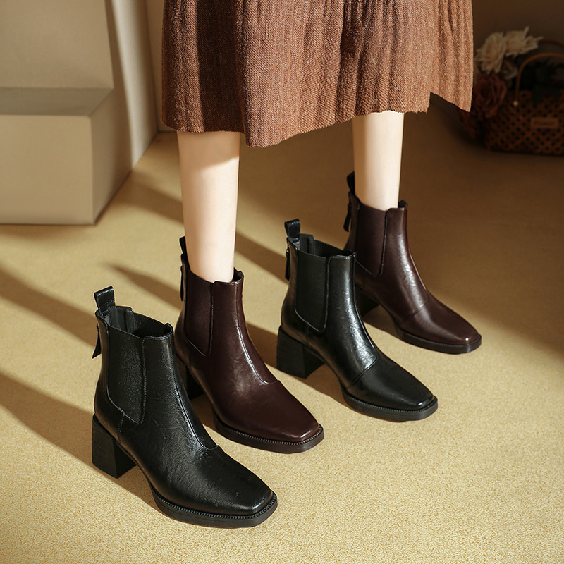 高跟短靴2025新款粗跟棕色冬季女士靴子时装方头弹力中筒女式皮靴