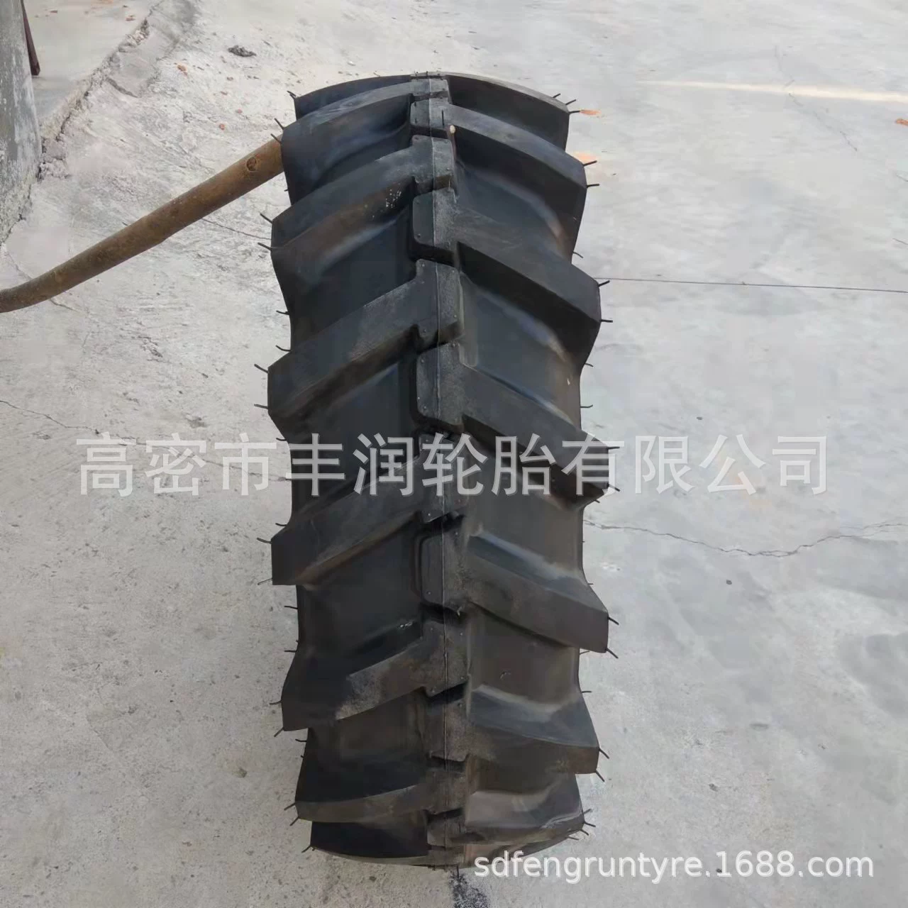 Сельскохозяйственный трактор шины 13,6-16-20-24-28 елочка автошины парника автошины 9,5-16