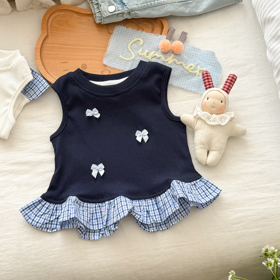 Xianning Seven Girls Summer Nuevos productos Tops de manga corta Estilo occidental Decoración de mariposa Encaje Moda Ropa de jardín de infantes de media manga pequeña