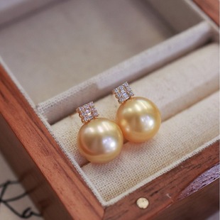 18K Gold White Zircon Stud Earrings Spliced ​​Square Style Earrings White Zircon Inlaid Accessories Without Beads