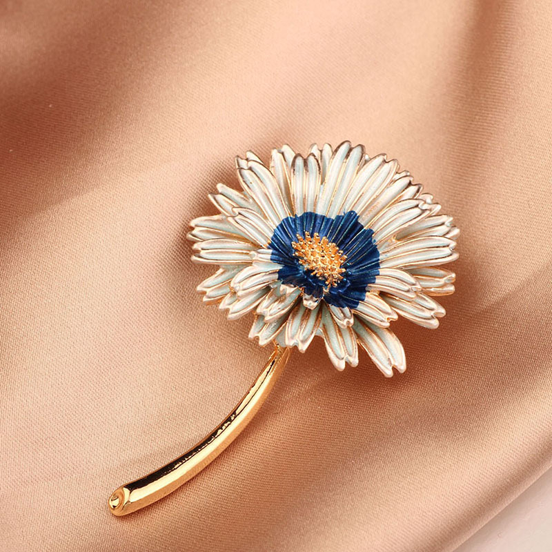 22g Weight Brooches Classification 1 Piece Quantity Holiday, Tea Party Occasion Alloy Material Flower Pattern All Seasons Season Unisex Gender Simple Style Style Simple Style Pin Flower Alloy Unisex Brooches 1 Piece 2