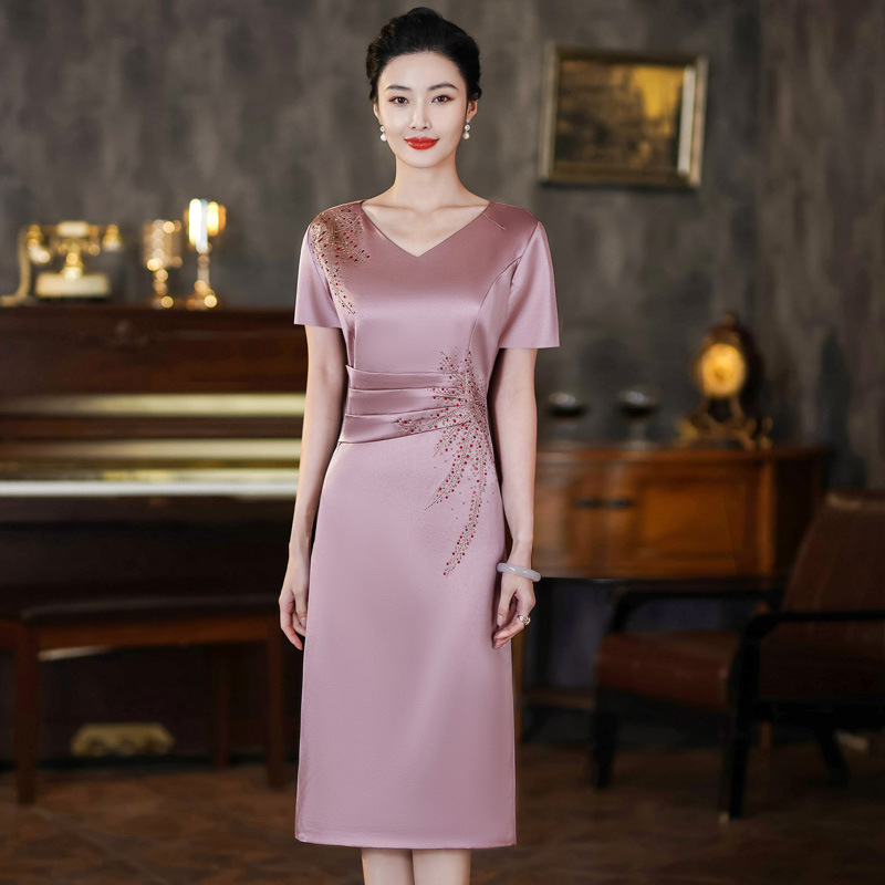 New Chinese-Style Cheongsam 2025 Spring/Summer New Model for Petite Brides and Mothers, Wedding Banquet Dress with a High-End Feel for Women