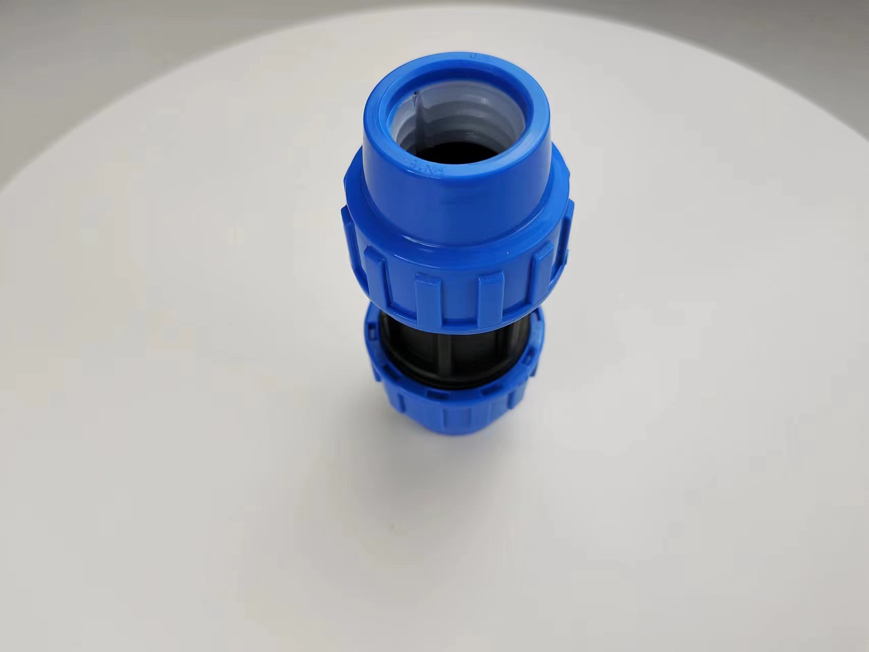 Accesorios de tubería PP viejo riego directo suministro de agua agrícola azul negro con tubería de PE ventas directas de la fábrica de exportación