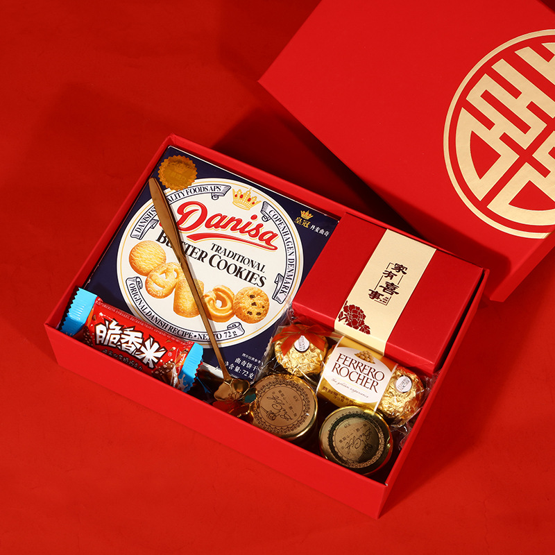 Dorado cuadrado estilo chino caja de regalo de boda roja cubierta de Cielo y Tierra de mano caja de dulces de regalo de boda al por mayor