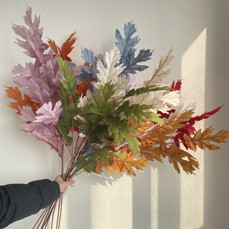 Artificial gran hoja de roble Pavo Real Pino boda salón de bodas camino plomo fila decoración arreglo floral flor falsa decoración suave ingeniería al por mayor