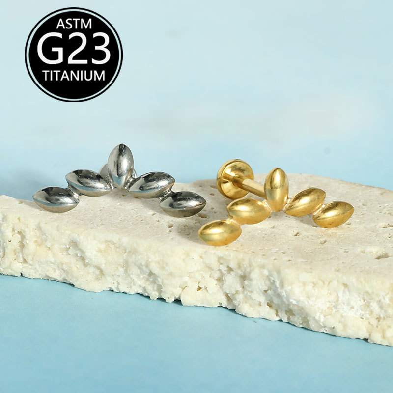Pointed titanium steel lip stud product view