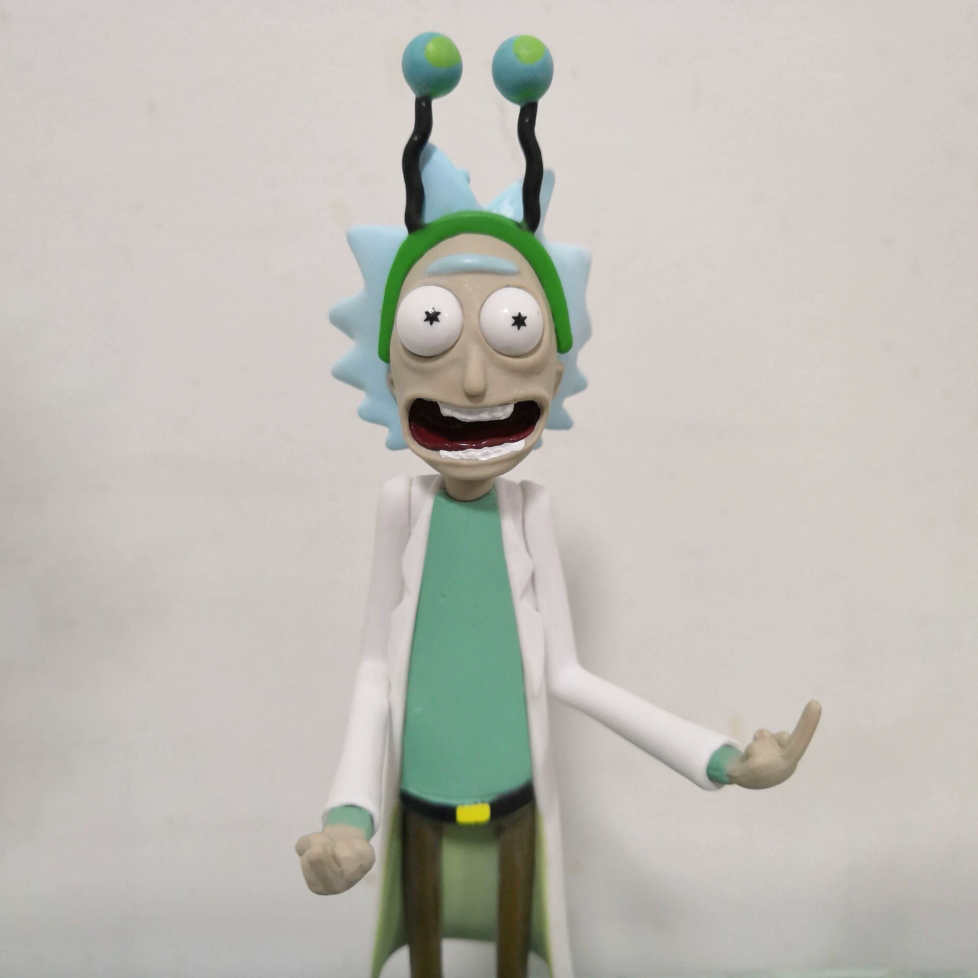 Rick and Morty Peace Among Worlds Middle Finger Figure Model Ornaments
