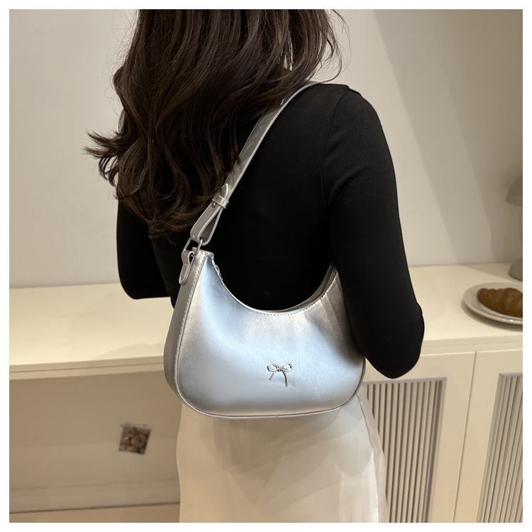 450g Weight Nylon Lining Material Zipper Closure Type Single Shoulder Strap Strap Type Shoulder Bag Bags Type Daily Occasion Pu Leather Material Solid Color, Bow Knot Pattern All Seasons Season Women's Gender Sewing Thread Design Streetwear Style Square Shape Large Size Women's Large Pu Leather Solid Color Bow Knot Streetwear Square Zipper Shoulder Bag 4